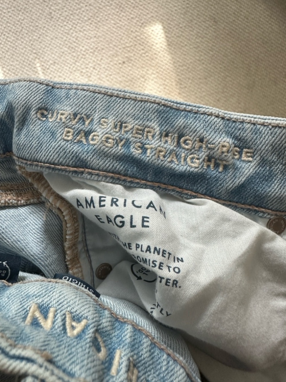 Curvy Super High-Rise Baggy Straight Strigid Long Jeans - American Eagle - Picture 2 of 6